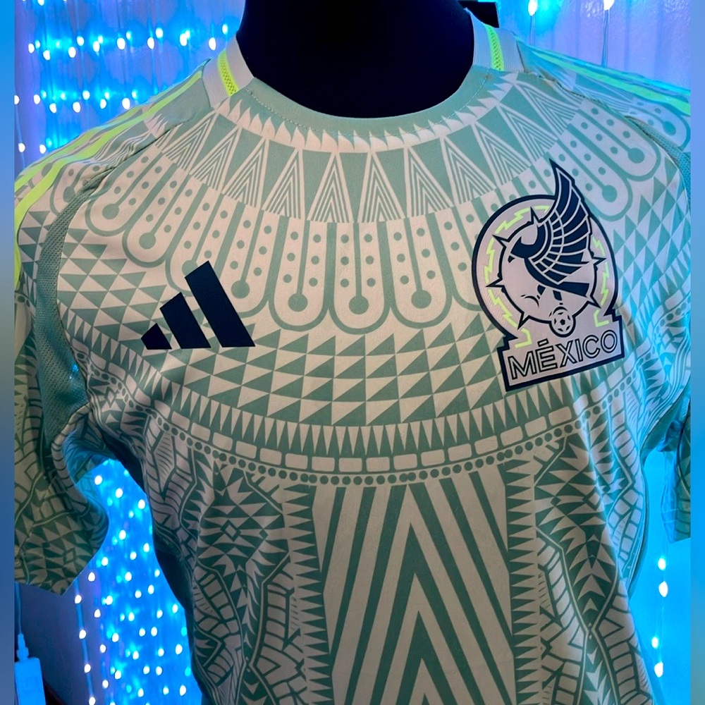 Mexico Soccer Away Jersey with Geometric Patterns